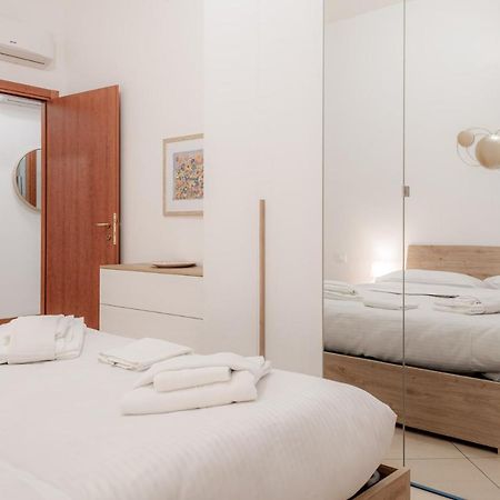 Bnbutler - Pellegrino Rossi, 42 - Ampio E Comodo Per 5 Milão Exterior foto